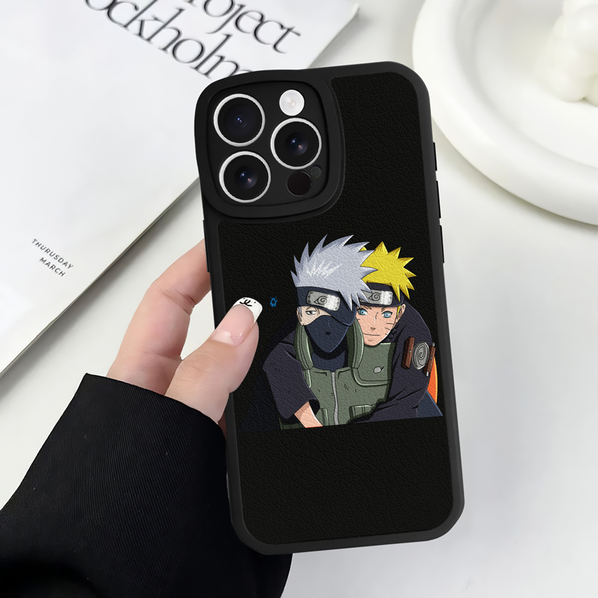 （画像用） NARUTO -ナルト- はたけ カカシ Hatake Kakashi 【iPhone 16シリーズ対応】シリコンスマホケース（レザー調） 材質：シリコン
